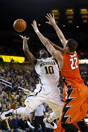 Derrick Walton Jr. (10)