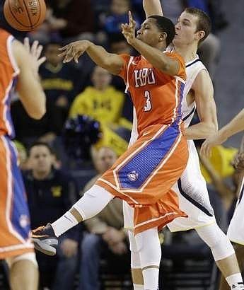Nik Stauskas (11)