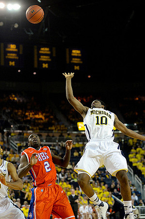 Derrick Walton Jr. (10)
