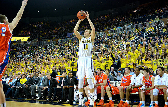 Nik Stauskas (11)