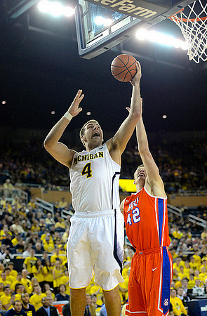 Mitch McGary (4)
