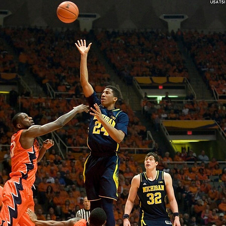 Aubrey Dawkins (24) and Ricky Doyle (32)