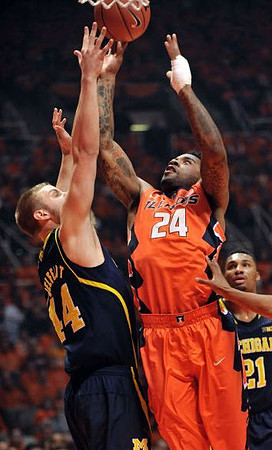 Max Bielfeldt (44) and Zak Irvin (21)