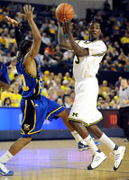 Manny Harris (3)