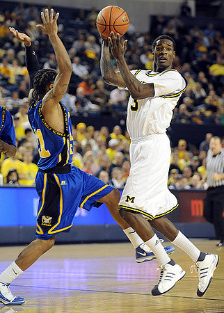 Manny Harris (3)