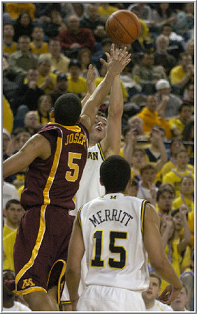 Zack Novak (0) and David Merritt (15)