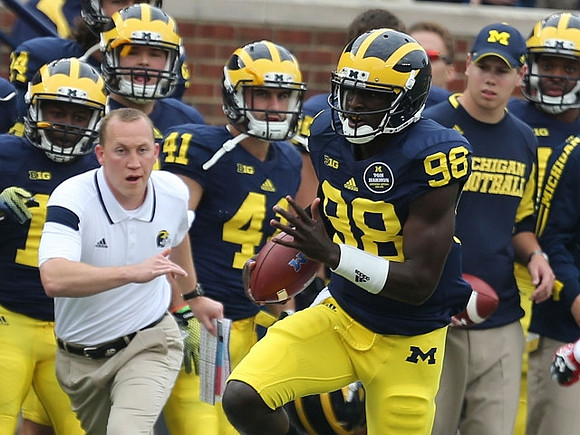 Anthony Capatina (41) and Devin Gardner (98)
