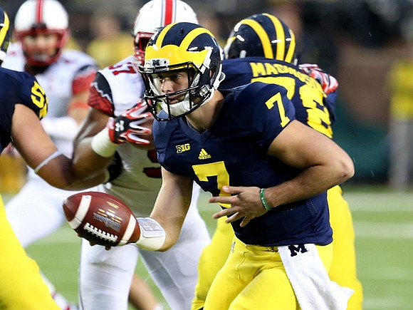 Shane Morris (7) and Erik Magnuson (78)