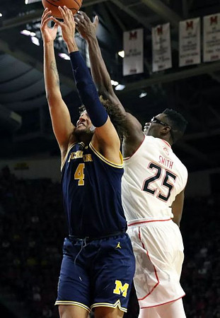 Isaiah Livers (4)