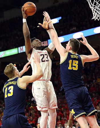 Ignas Brazdeikis (13) and Jon Teske (15)