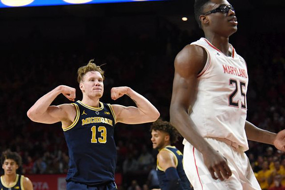 Ignas Brazdeikis (13), Jordan Poole (2), and Isaiah Livers (4)