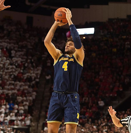 Isaiah Livers (4)