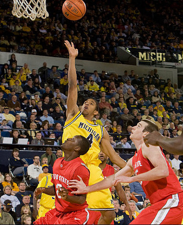 Darius Morris (4)