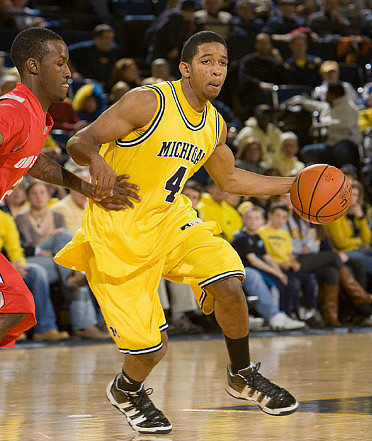 Darius Morris (4)