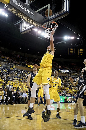 Moritz Wagner (13) and Muhammad-Ali Abdur-Rahkman (12)