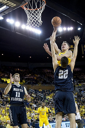 Moritz Wagner (13) and Muhammad-Ali Abdur-Rahkman (12)