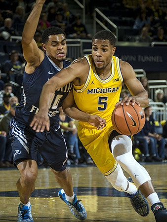 Jaaron Simmons (5)
