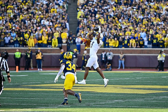 Jaydon Hood (34)