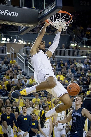 Isaiah Livers (4)