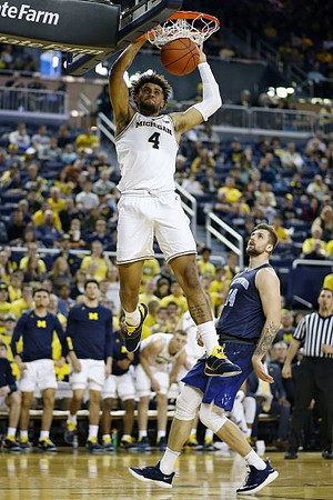 Isaiah Livers (4)