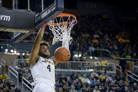 Isaiah Livers (4)