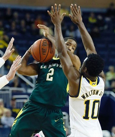 Derrick Walton Jr. (10)