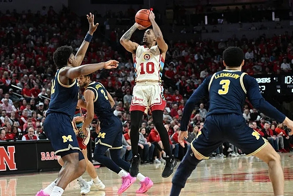 Tarris Reed Jr. (32), Tray Jackson (2), and Jaelin Llewellyn (3)