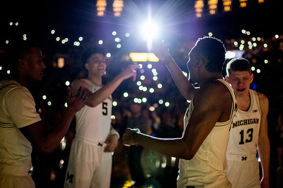 Muhammad-Ali Abdur-Rahkman (12), D.J. Wilson (5), Zak Irvin (21), and Moritz Wagner (13)