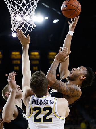 Duncan Robinson (22)