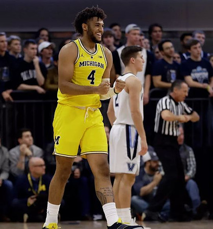 Isaiah Livers (4)