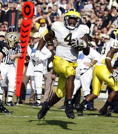 Brandon Minor (4) and Greg Mathews (13)