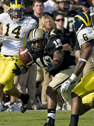 Donovan Warren (6) and Morgan Trent (14)