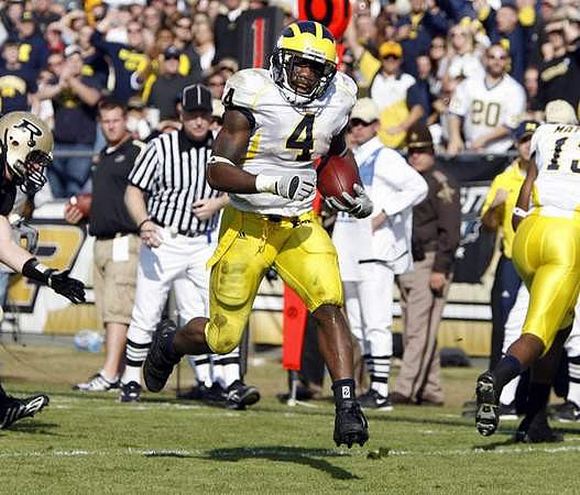 Brandon Minor (4) and Greg Mathews (13)