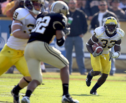 Boubacar Cissoko (33) and Will Heininger (39)