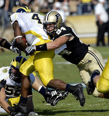 Brandon Minor (4) and Stephen Schilling (52)