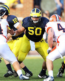 Steven Threet (10) and David Molk (50)