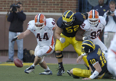 Stephen Schilling (52) and Steven Threet (10)