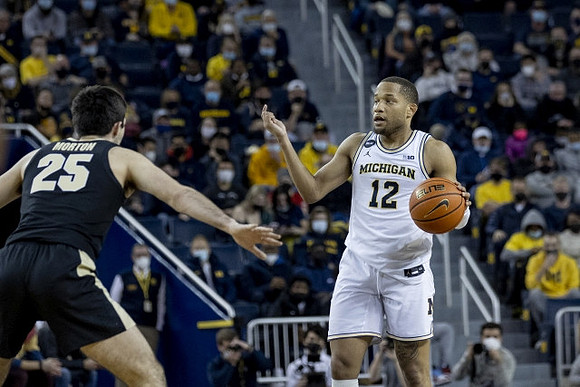 DeVante' Jones (12)