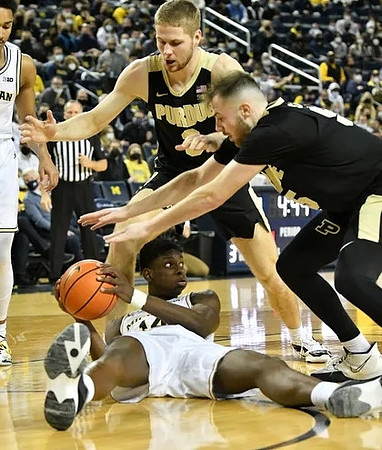Moussa Diabate (14) and Kobe Bufkin (2)
