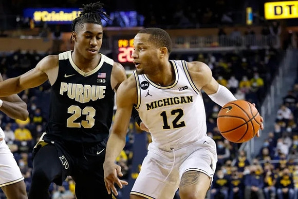 DeVante' Jones (12)