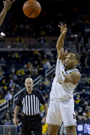 DeVante' Jones (12)