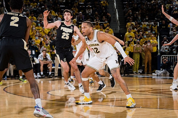 DeVante' Jones (12)