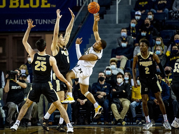 DeVante' Jones (12)