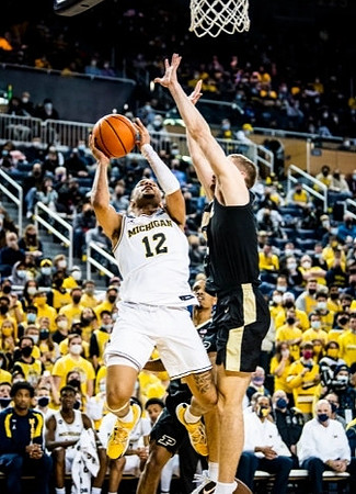 DeVante' Jones (12)