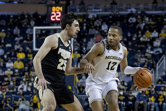 DeVante' Jones (12)
