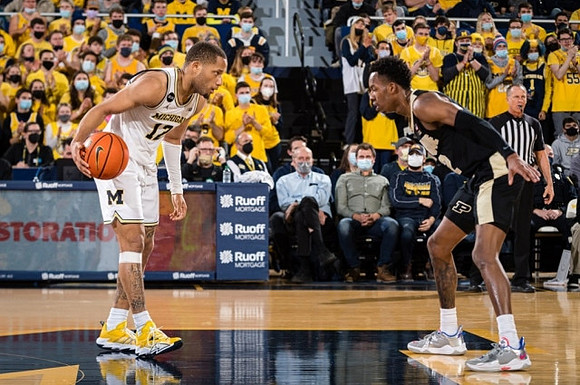 DeVante' Jones (12)