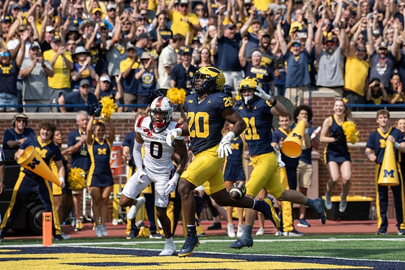 Kalel Mullings (20) and Peyton O'Leary (81)