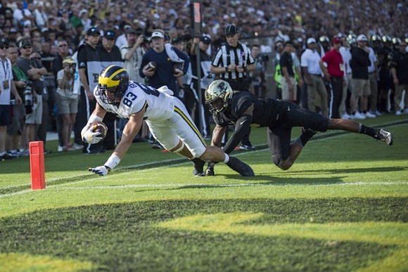 Zach Gentry (83)