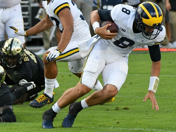 Ty Isaac (32) and John O'Korn (8)