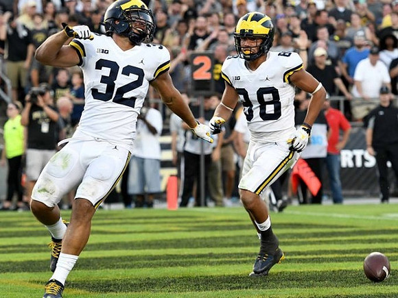 Ty Isaac (32) and Grant Perry (88)